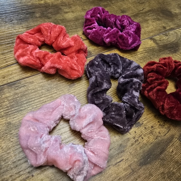 New Velvet Scrunchies Set of 5 Red, Pink, Purple - Picture 2 of 5